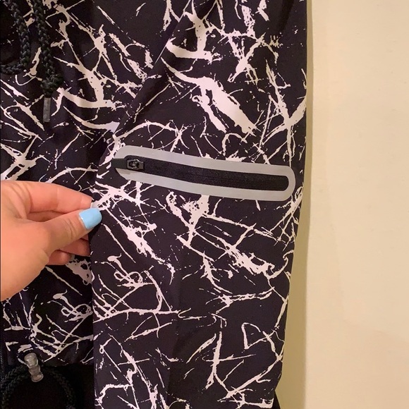 Cute lightweight athletic jacket - Picture 3 of 4